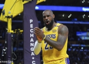 詹姆斯陷入低谷，全明星入选连败，火箭球队命运悬念！